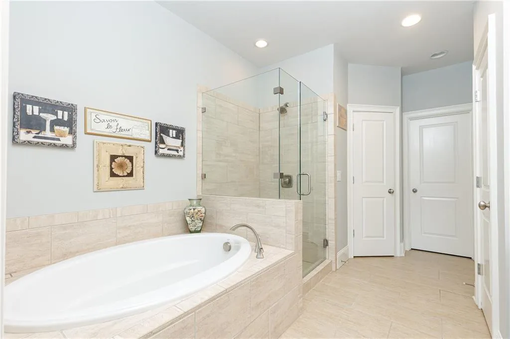 313 Alderwood Lane Unit 313, Atlanta, Georgia 30328, 3 Bedrooms Bedrooms, ,3 BathroomsBathrooms,Residential,Sold,313 Alderwood Lane Unit 313,7056951