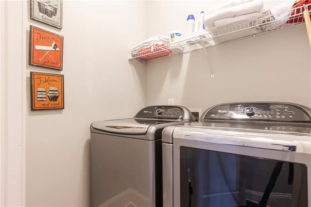 313 Alderwood Lane Unit 313, Atlanta, Georgia 30328, 3 Bedrooms Bedrooms, ,3 BathroomsBathrooms,Residential,Sold,313 Alderwood Lane Unit 313,7056951