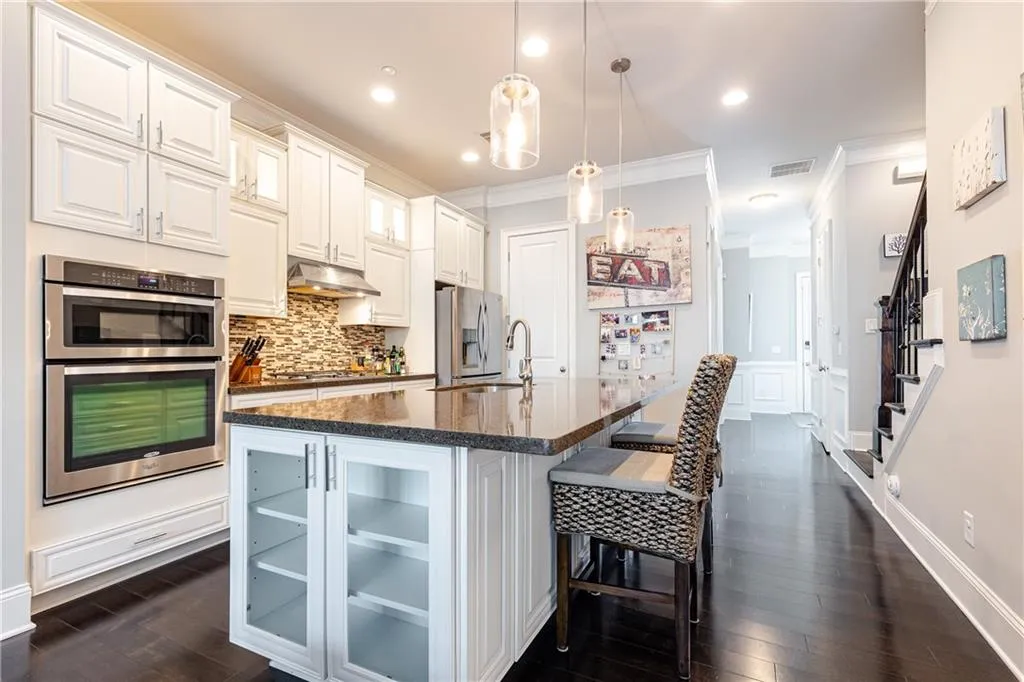 313 Alderwood Lane Unit 313, Atlanta, Georgia 30328, 3 Bedrooms Bedrooms, ,3 BathroomsBathrooms,Residential,Sold,313 Alderwood Lane Unit 313,7056951