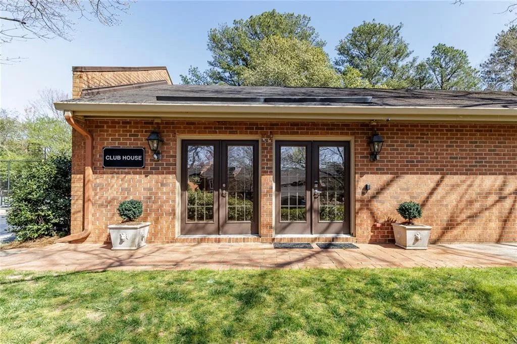 47 Willow Glen NE, Atlanta, Georgia 30342, 4 Bedrooms Bedrooms, ,3 BathroomsBathrooms,Residential,Sold,47 Willow Glen NE,7354928