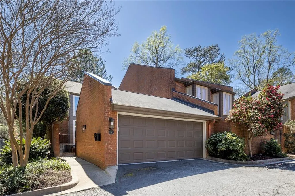 47 Willow Glen NE, Atlanta, Georgia 30342, 4 Bedrooms Bedrooms, ,3 BathroomsBathrooms,Residential,Sold,47 Willow Glen NE,7354928