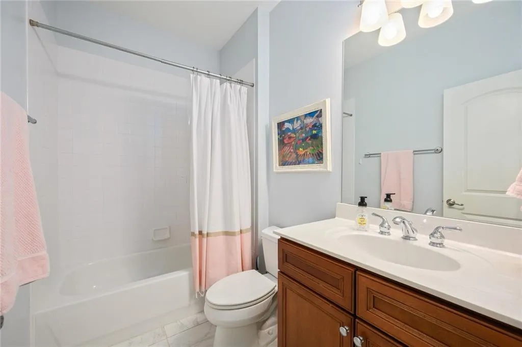 242 Meeting Lane, Sandy Springs, Georgia 30342, 4 Bedrooms Bedrooms, ,3 BathroomsBathrooms,Residential,Sold,242 Meeting Lane,6744638