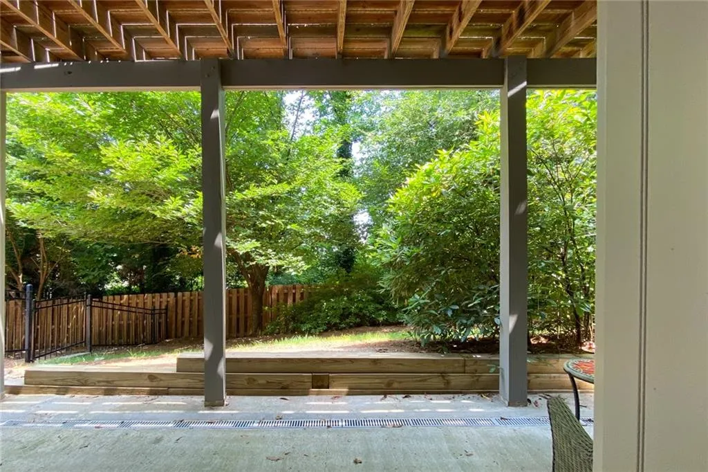 242 Meeting Lane, Sandy Springs, Georgia 30342, 4 Bedrooms Bedrooms, ,3 BathroomsBathrooms,Residential,Sold,242 Meeting Lane,6744638