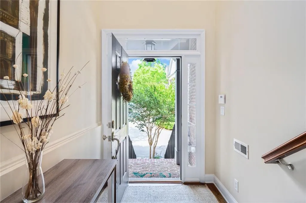 242 Meeting Lane, Sandy Springs, Georgia 30342, 4 Bedrooms Bedrooms, ,3 BathroomsBathrooms,Residential,Sold,242 Meeting Lane,6744638