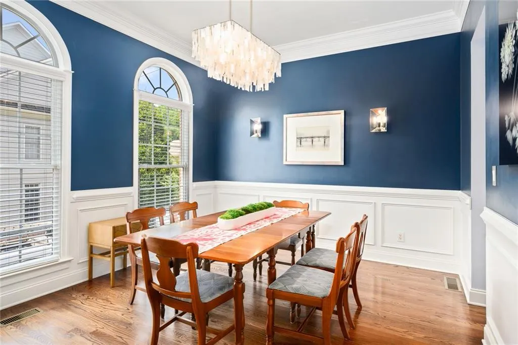 242 Meeting Lane, Sandy Springs, Georgia 30342, 4 Bedrooms Bedrooms, ,3 BathroomsBathrooms,Residential,Sold,242 Meeting Lane,6744638