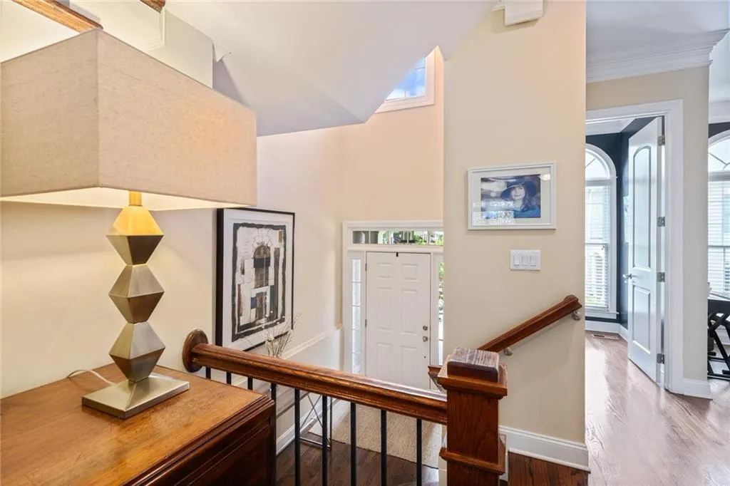 242 Meeting Lane, Sandy Springs, Georgia 30342, 4 Bedrooms Bedrooms, ,3 BathroomsBathrooms,Residential,Sold,242 Meeting Lane,6744638