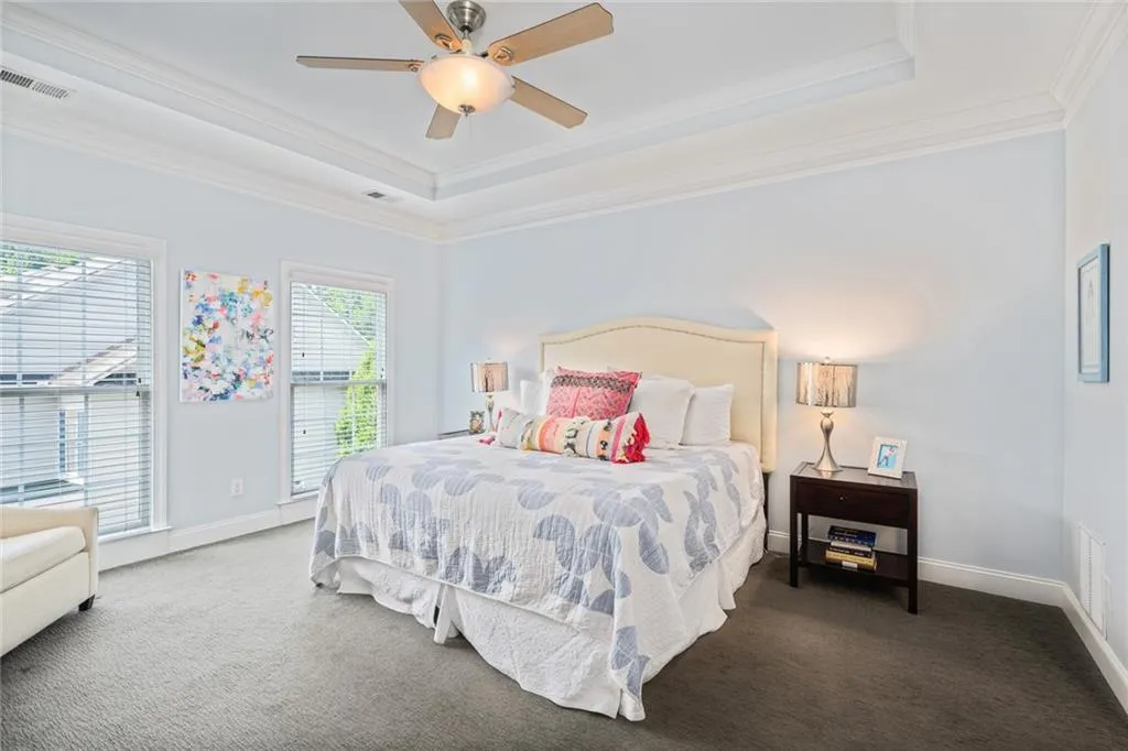 242 Meeting Lane, Sandy Springs, Georgia 30342, 4 Bedrooms Bedrooms, ,3 BathroomsBathrooms,Residential,Sold,242 Meeting Lane,6744638