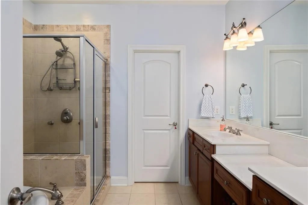 242 Meeting Lane, Sandy Springs, Georgia 30342, 4 Bedrooms Bedrooms, ,3 BathroomsBathrooms,Residential,Sold,242 Meeting Lane,6744638