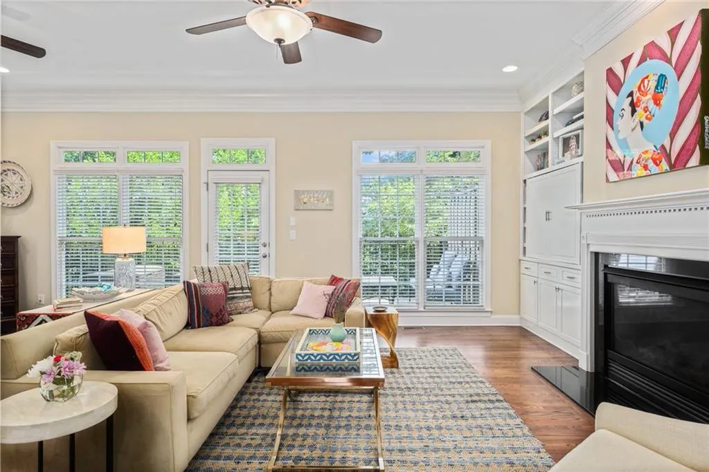 242 Meeting Lane, Sandy Springs, Georgia 30342, 4 Bedrooms Bedrooms, ,3 BathroomsBathrooms,Residential,Sold,242 Meeting Lane,6744638