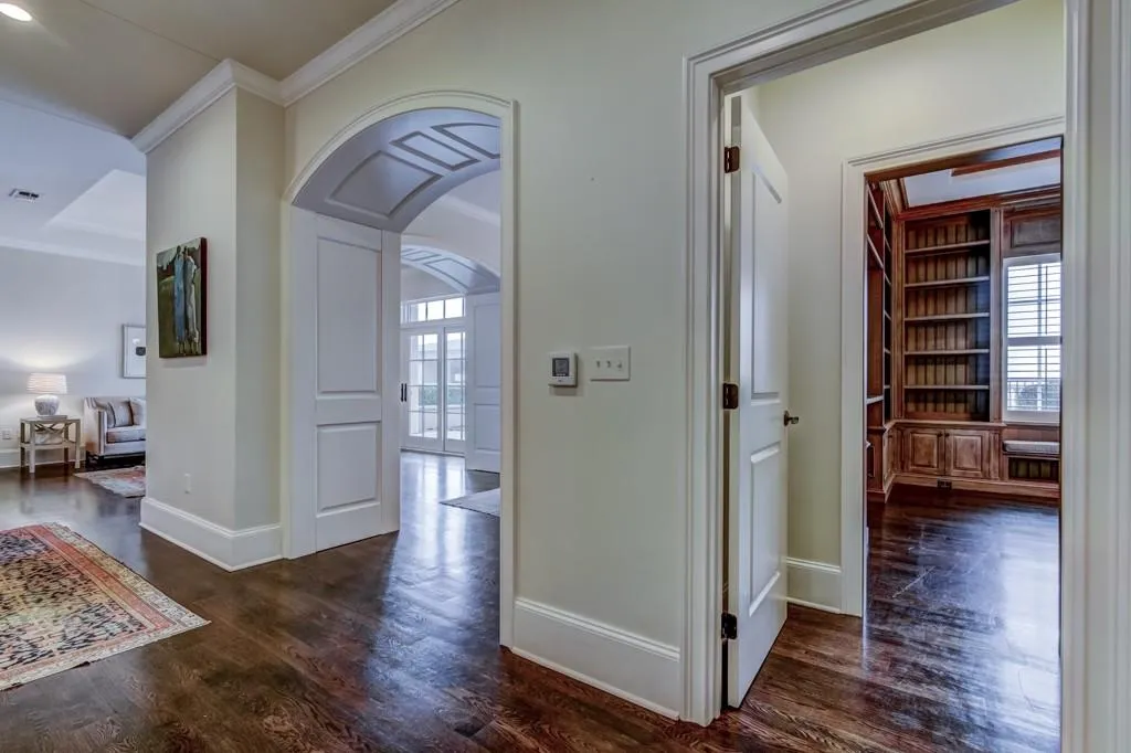 2700 Paces Ferry Road Se Unit 102, Atlanta, Georgia 30339, 2 Bedrooms Bedrooms, ,2 BathroomsBathrooms,Residential,Sold,2700 Paces Ferry Road Se Unit 102,5829854