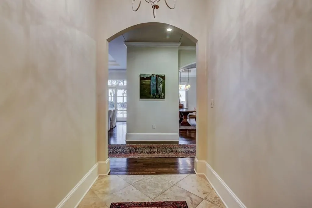 2700 Paces Ferry Road Se Unit 102, Atlanta, Georgia 30339, 2 Bedrooms Bedrooms, ,2 BathroomsBathrooms,Residential,Sold,2700 Paces Ferry Road Se Unit 102,5829854