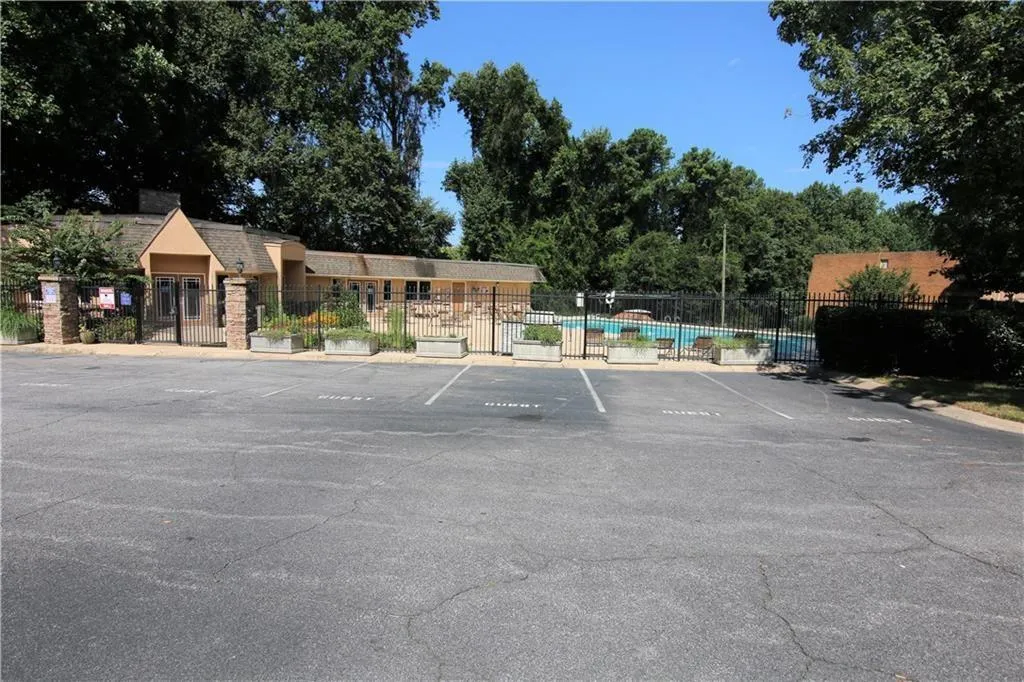 165 N River Drive Unit H, Atlanta, Georgia 30350, 2 Bedrooms Bedrooms, ,2 BathroomsBathrooms,Residential,Sold,165 N River Drive Unit H,7155771