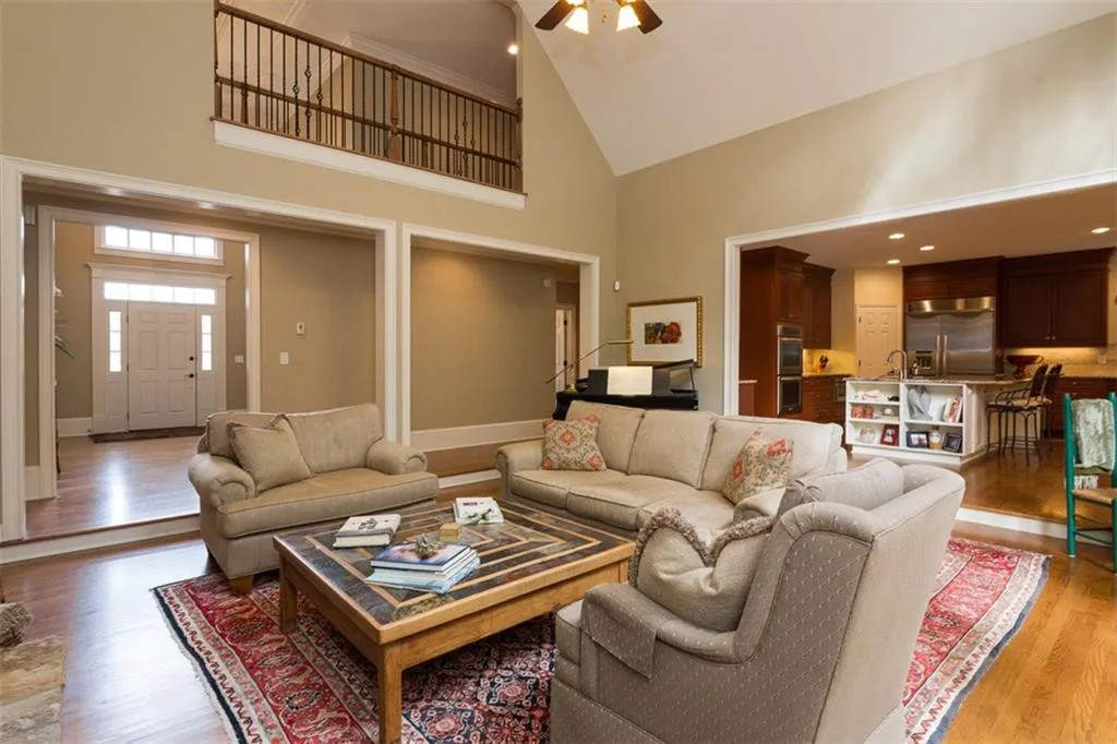 4535 Crestwicke Pointe, Sandy Springs, Georgia 30319, 4 Bedrooms Bedrooms, ,3 BathroomsBathrooms,Residential,Sold,4535 Crestwicke Pointe,6103333
