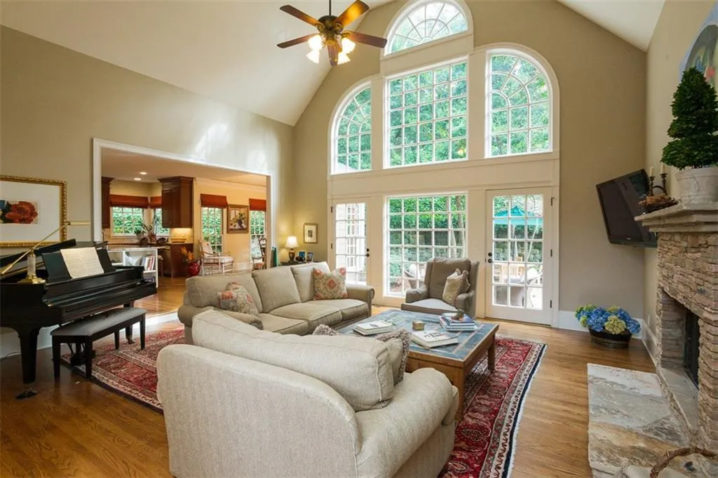 4535 Crestwicke Pointe, Sandy Springs, Georgia 30319, 4 Bedrooms Bedrooms, ,3 BathroomsBathrooms,Residential,Sold,4535 Crestwicke Pointe,6103333