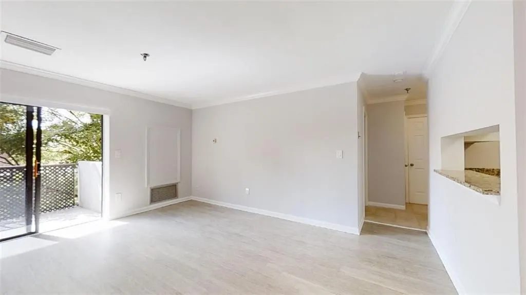 300 Johnson Ferry Road Ne Unit B304, Sandy Springs, Georgia 30328, 1 Bedroom Bedrooms, ,1 BathroomBathrooms,Residential,Sold,300 Johnson Ferry Road Ne Unit B304,7128461