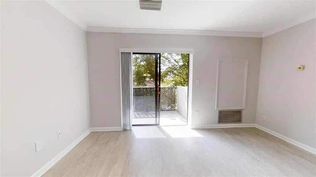 300 Johnson Ferry Road Ne Unit B304, Sandy Springs, Georgia 30328, 1 Bedroom Bedrooms, ,1 BathroomBathrooms,Residential,Sold,300 Johnson Ferry Road Ne Unit B304,7128461