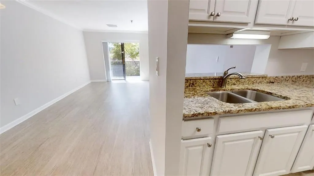 300 Johnson Ferry Road Ne Unit B304, Sandy Springs, Georgia 30328, 1 Bedroom Bedrooms, ,1 BathroomBathrooms,Residential,Sold,300 Johnson Ferry Road Ne Unit B304,7128461