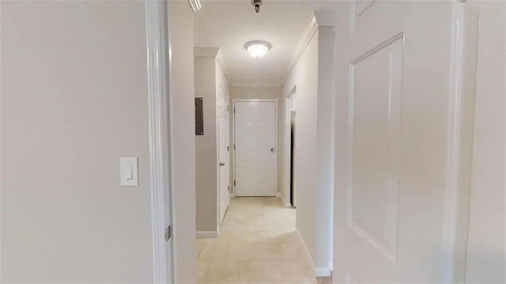 300 Johnson Ferry Road Ne Unit B304, Sandy Springs, Georgia 30328, 1 Bedroom Bedrooms, ,1 BathroomBathrooms,Residential,Sold,300 Johnson Ferry Road Ne Unit B304,7128461