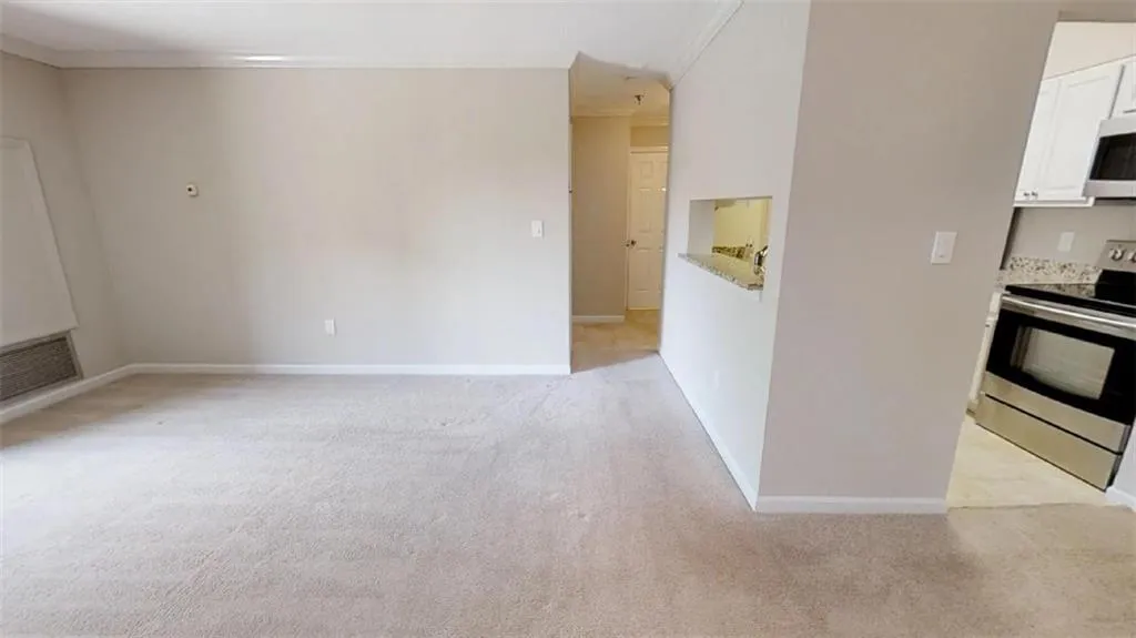 300 Johnson Ferry Road Ne Unit B304, Sandy Springs, Georgia 30328, 1 Bedroom Bedrooms, ,1 BathroomBathrooms,Residential,Sold,300 Johnson Ferry Road Ne Unit B304,7128461