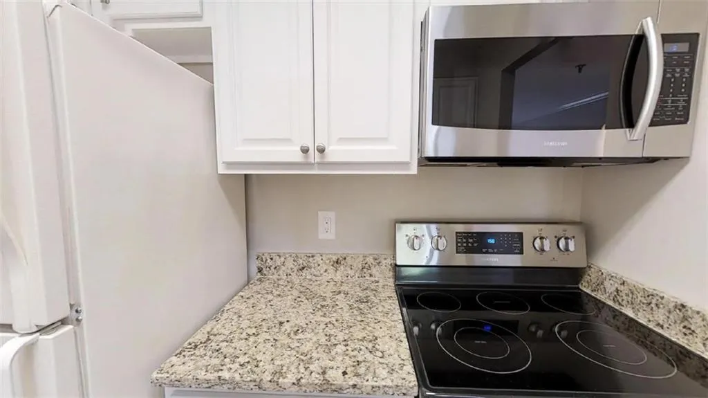 300 Johnson Ferry Road Ne Unit B304, Sandy Springs, Georgia 30328, 1 Bedroom Bedrooms, ,1 BathroomBathrooms,Residential,Sold,300 Johnson Ferry Road Ne Unit B304,7128461