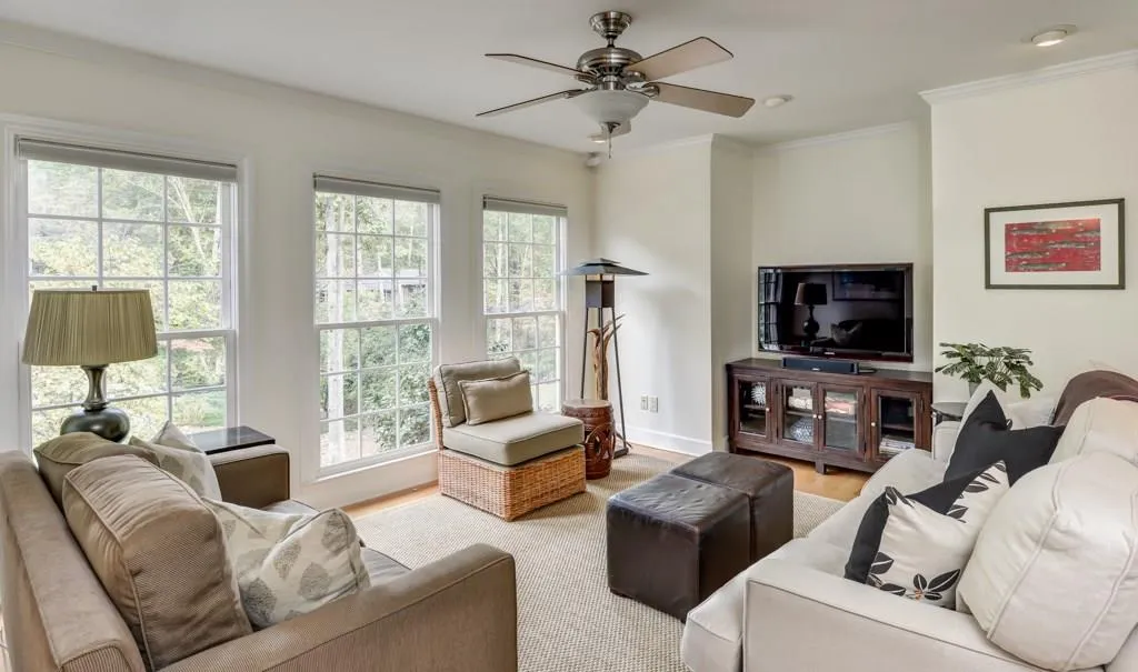 365 Forest Hills Drive, Atlanta, Georgia 30342, 3 Bedrooms Bedrooms, ,2 BathroomsBathrooms,Residential,Sold,365 Forest Hills Drive,5771928