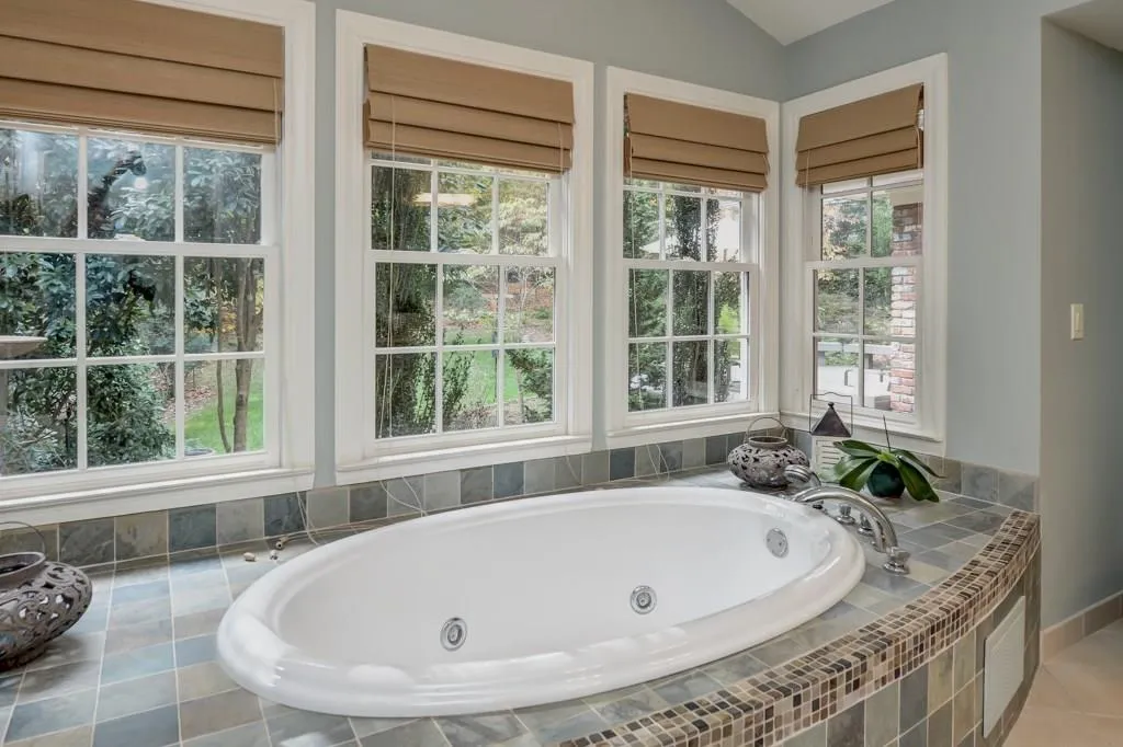 365 Forest Hills Drive, Atlanta, Georgia 30342, 3 Bedrooms Bedrooms, ,2 BathroomsBathrooms,Residential,Sold,365 Forest Hills Drive,5771928