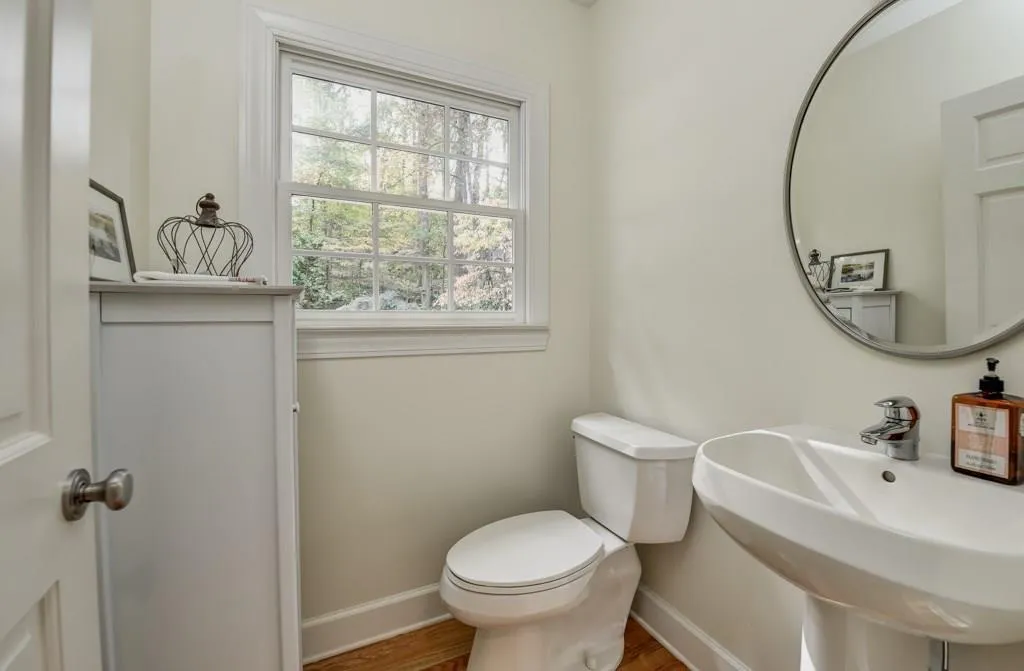 365 Forest Hills Drive, Atlanta, Georgia 30342, 3 Bedrooms Bedrooms, ,2 BathroomsBathrooms,Residential,Sold,365 Forest Hills Drive,5771928
