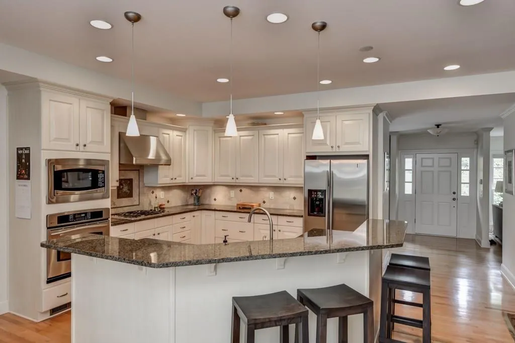 365 Forest Hills Drive, Atlanta, Georgia 30342, 3 Bedrooms Bedrooms, ,2 BathroomsBathrooms,Residential,Sold,365 Forest Hills Drive,5771928