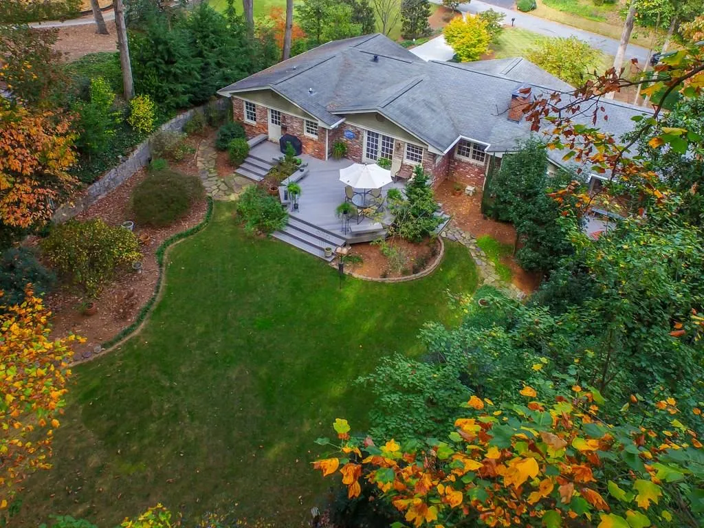 365 Forest Hills Drive, Atlanta, Georgia 30342, 3 Bedrooms Bedrooms, ,2 BathroomsBathrooms,Residential,Sold,365 Forest Hills Drive,5771928