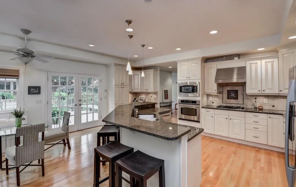 365 Forest Hills Drive, Atlanta, Georgia 30342, 3 Bedrooms Bedrooms, ,2 BathroomsBathrooms,Residential,Sold,365 Forest Hills Drive,5771928