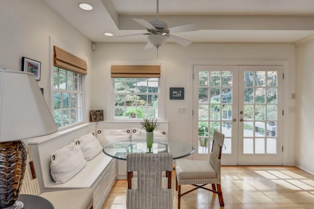 365 Forest Hills Drive, Atlanta, Georgia 30342, 3 Bedrooms Bedrooms, ,2 BathroomsBathrooms,Residential,Sold,365 Forest Hills Drive,5771928