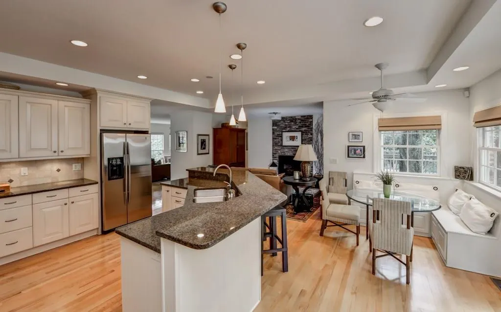 365 Forest Hills Drive, Atlanta, Georgia 30342, 3 Bedrooms Bedrooms, ,2 BathroomsBathrooms,Residential,Sold,365 Forest Hills Drive,5771928