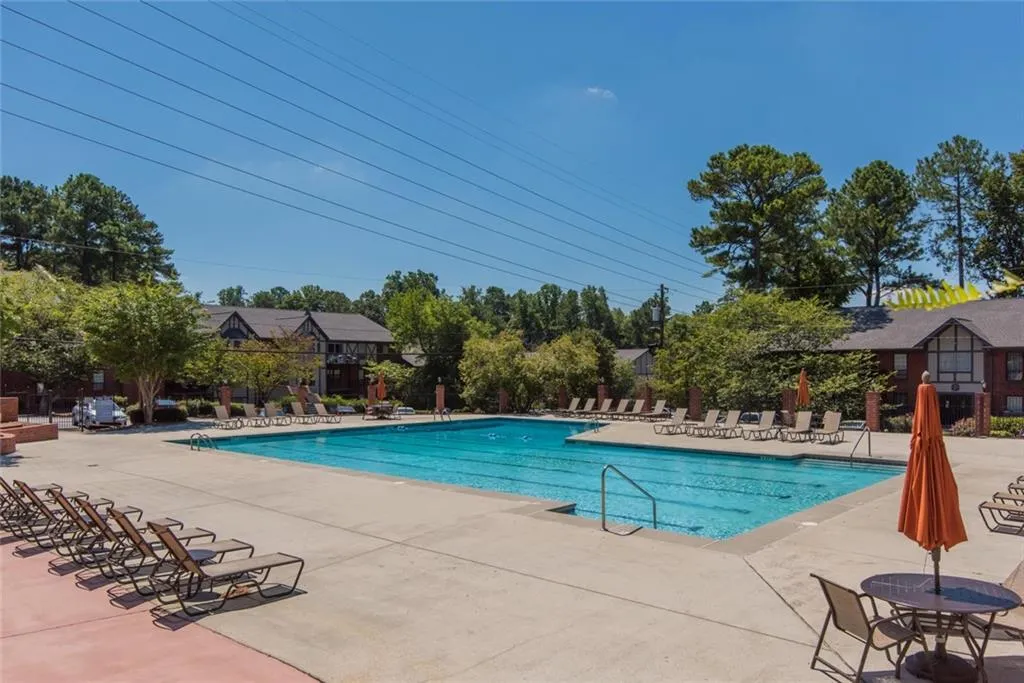 6851 Roswell Road Unit J1, Sandy Springs, Georgia 30328, 2 Bedrooms Bedrooms, ,2 BathroomsBathrooms,Residential,Sold,6851 Roswell Road Unit J1,7071804