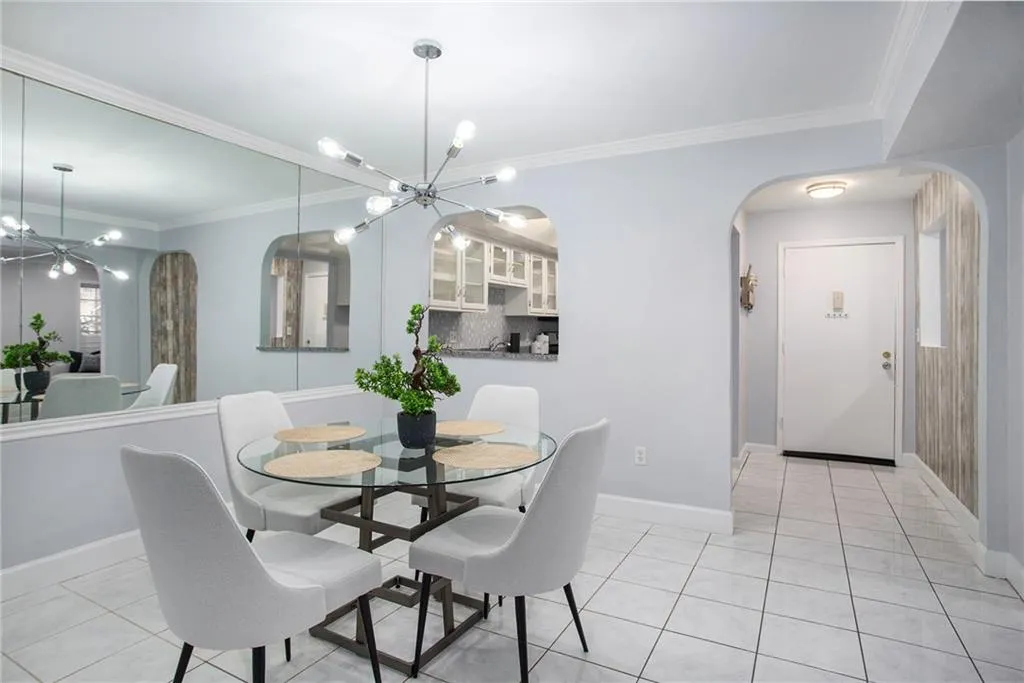 6851 Roswell Road Unit J1, Sandy Springs, Georgia 30328, 2 Bedrooms Bedrooms, ,2 BathroomsBathrooms,Residential,Sold,6851 Roswell Road Unit J1,7071804