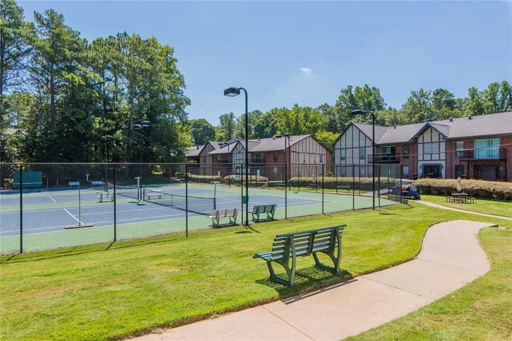 6851 Roswell Road Unit J1, Sandy Springs, Georgia 30328, 2 Bedrooms Bedrooms, ,2 BathroomsBathrooms,Residential,Sold,6851 Roswell Road Unit J1,7071804