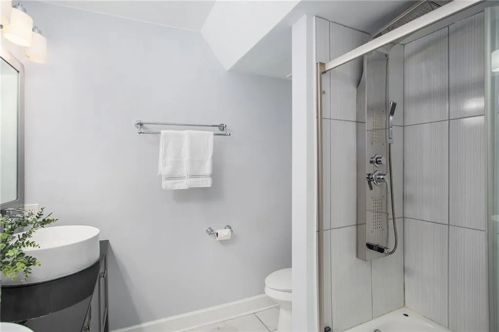6851 Roswell Road Unit J1, Sandy Springs, Georgia 30328, 2 Bedrooms Bedrooms, ,2 BathroomsBathrooms,Residential,Sold,6851 Roswell Road Unit J1,7071804