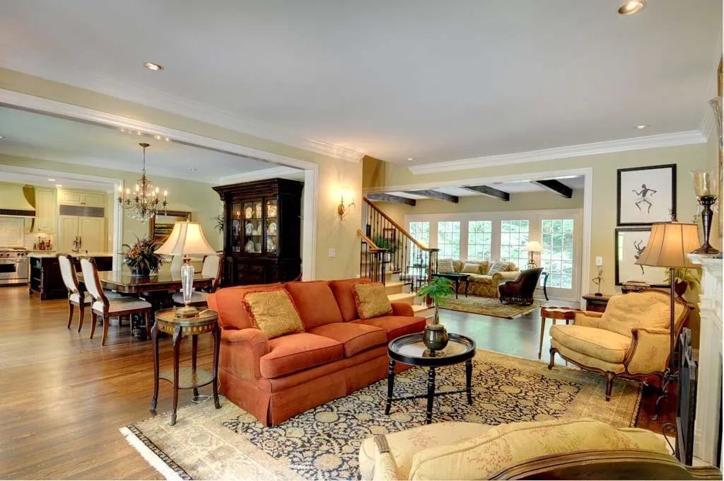 3982 Club Drive Ne, Atlanta, Georgia 30319, 4 Bedrooms Bedrooms, ,4 BathroomsBathrooms,Residential,Sold,3982 Club Drive Ne,5567285