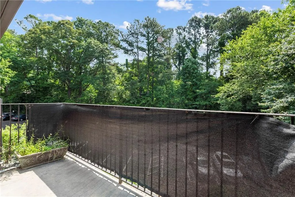 On the quiet side of the complex - lots of parkinig!!