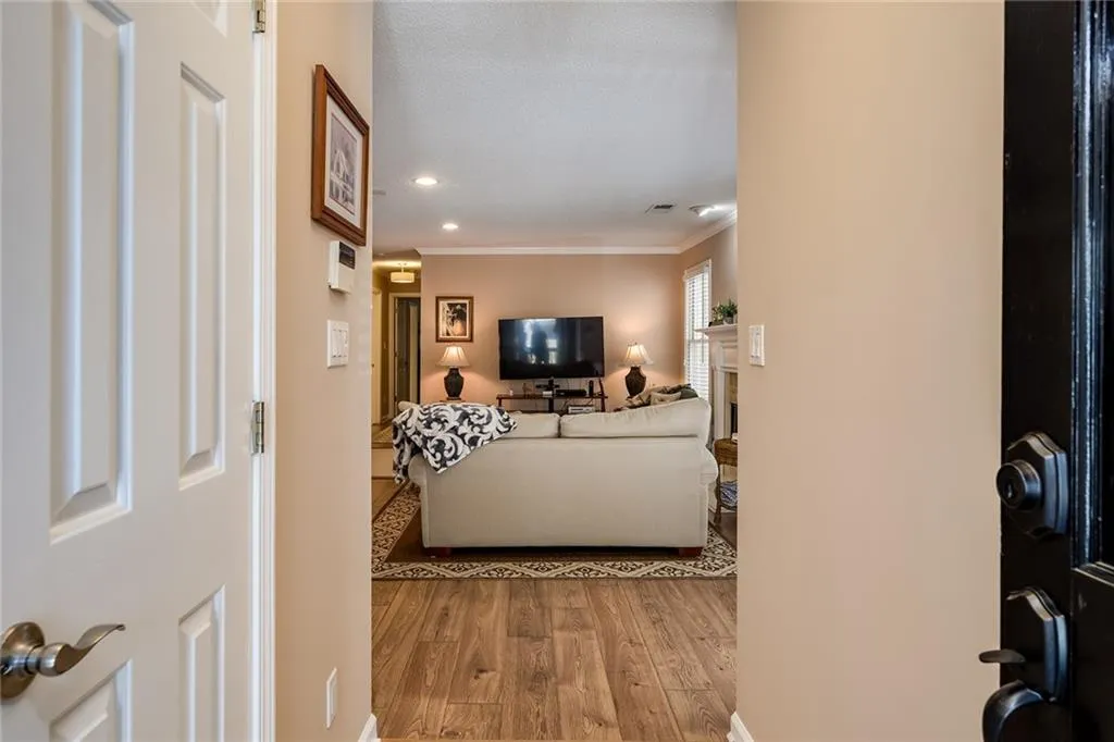 703 Bainbridge Drive, Sandy Springs, Georgia 30327, 2 Bedrooms Bedrooms, ,2 BathroomsBathrooms,Residential,Sold,703 Bainbridge Drive,6862661