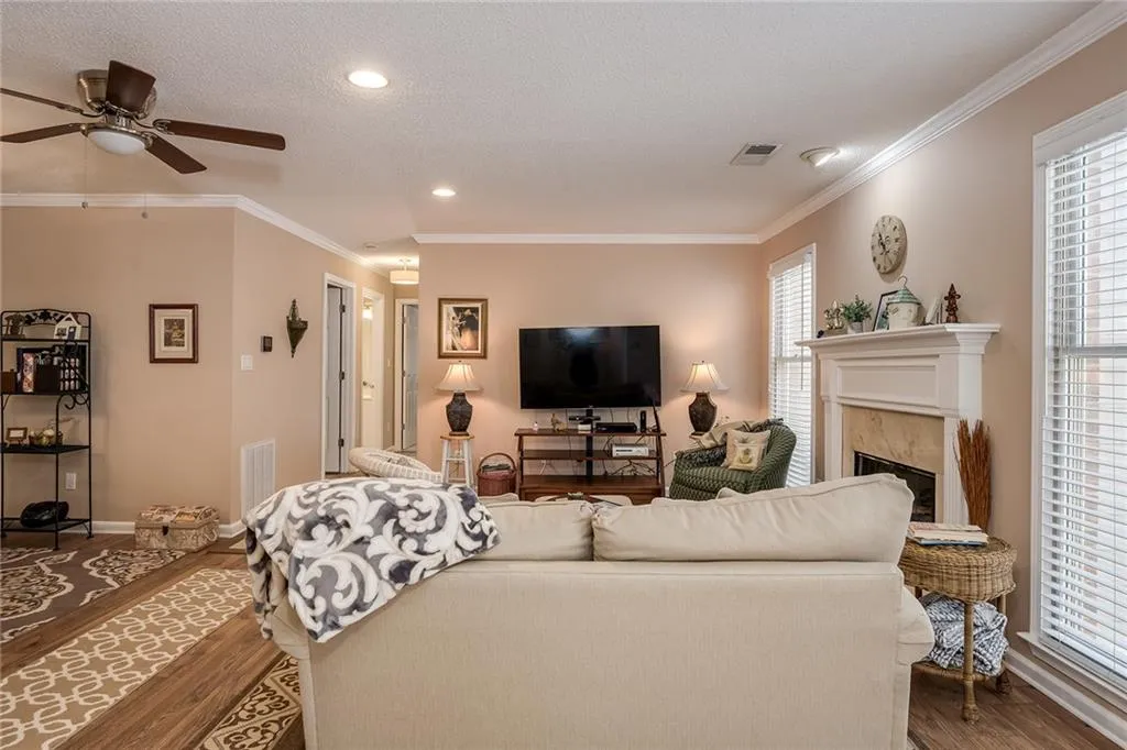 703 Bainbridge Drive, Sandy Springs, Georgia 30327, 2 Bedrooms Bedrooms, ,2 BathroomsBathrooms,Residential,Sold,703 Bainbridge Drive,6862661