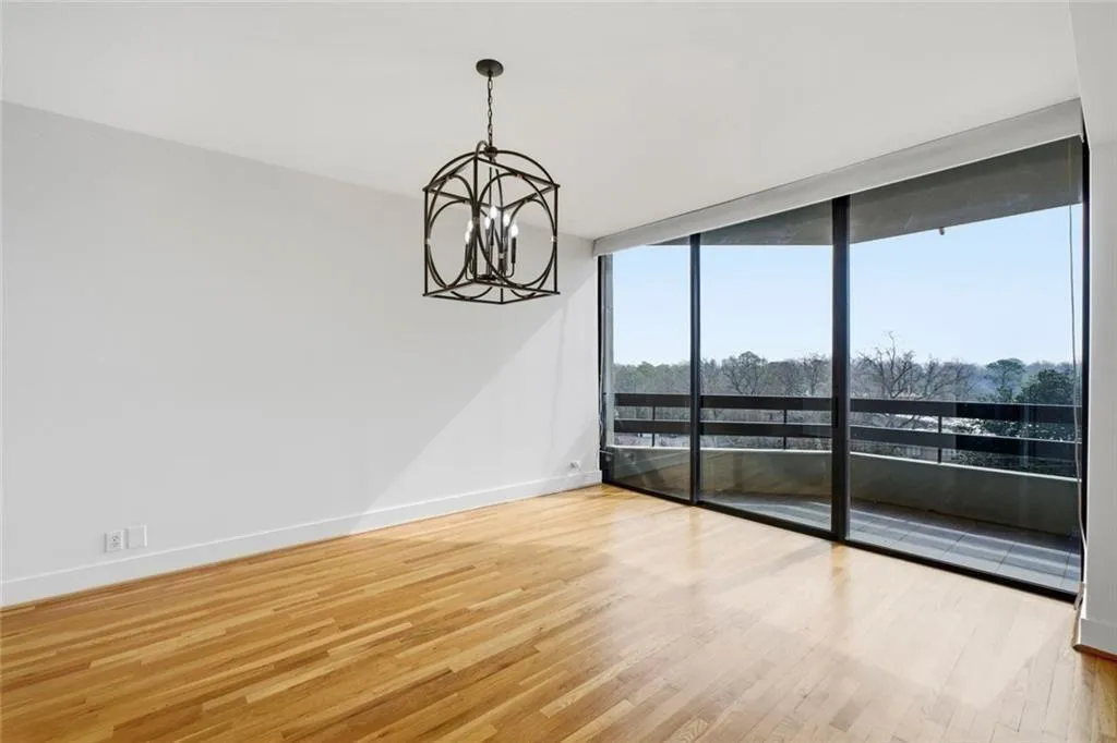 2660 Peachtree Road Nw Unit 9g, Atlanta, Georgia 30305, 2 Bedrooms Bedrooms, 0 ,2 BathroomsBathrooms,Residential,For Sale,2660 Peachtree Road Nw Unit 9g,7738641