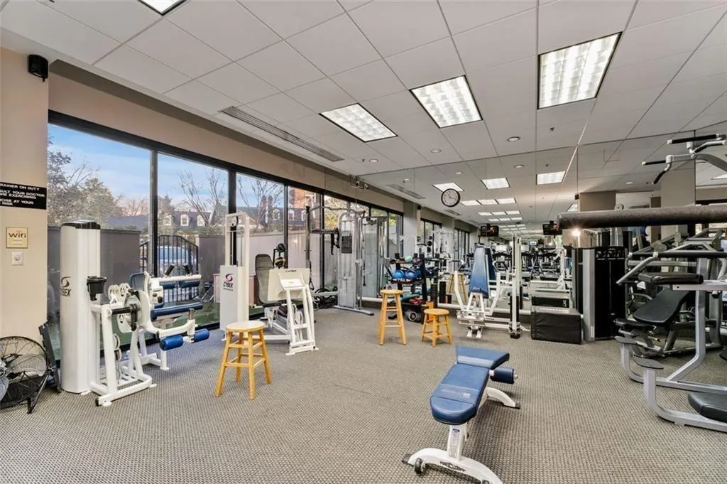2660 Peachtree Road Nw Unit 9g, Atlanta, Georgia 30305, 2 Bedrooms Bedrooms, 0 ,2 BathroomsBathrooms,Residential,For Sale,2660 Peachtree Road Nw Unit 9g,7738641