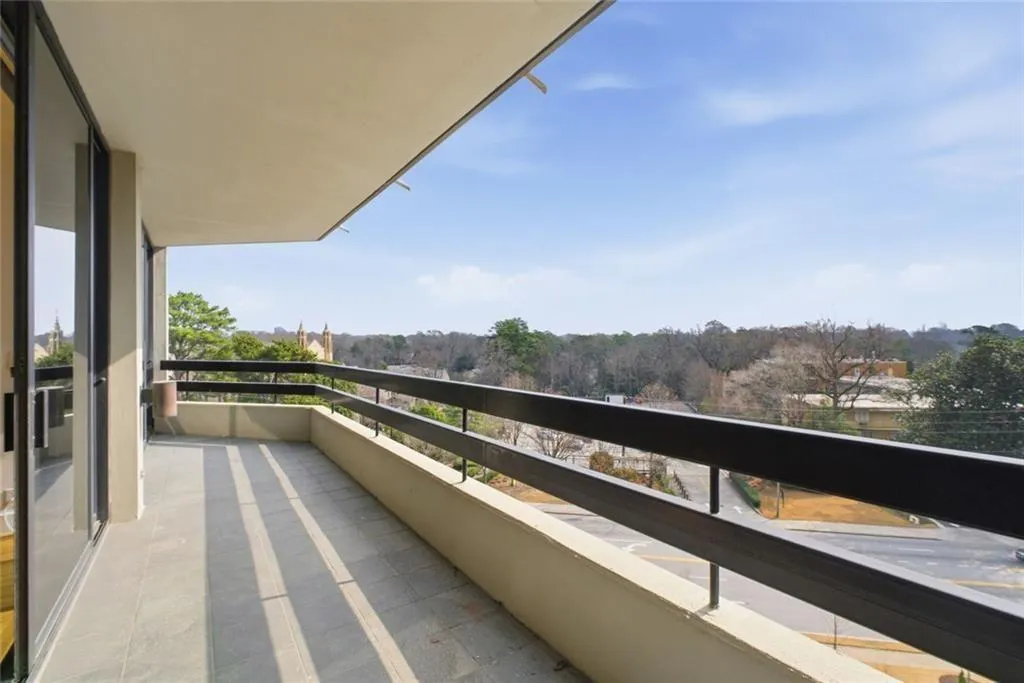 2660 Peachtree Road Nw Unit 9g, Atlanta, Georgia 30305, 2 Bedrooms Bedrooms, 0 ,2 BathroomsBathrooms,Residential,For Sale,2660 Peachtree Road Nw Unit 9g,7738641