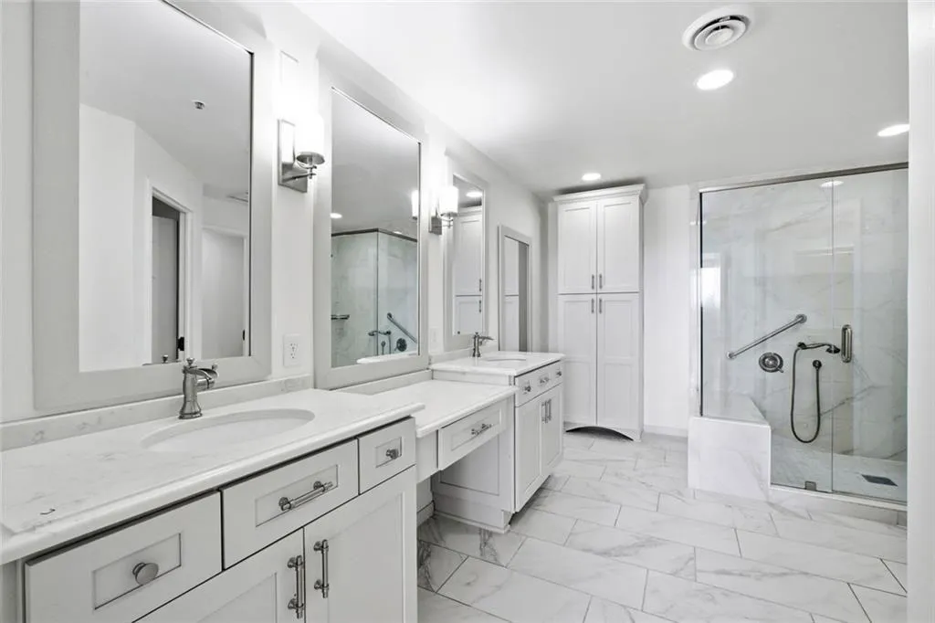 2660 Peachtree Road Nw Unit 9g, Atlanta, Georgia 30305, 2 Bedrooms Bedrooms, 0 ,2 BathroomsBathrooms,Residential,For Sale,2660 Peachtree Road Nw Unit 9g,7738641