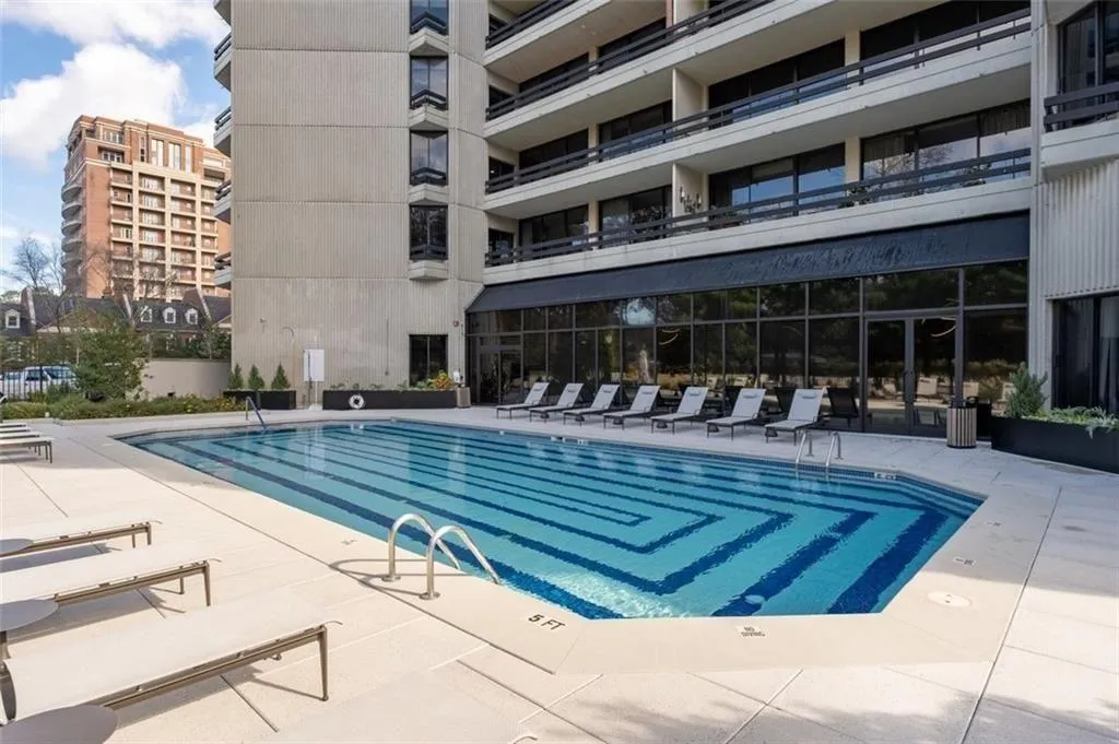 2660 Peachtree Road Nw Unit 9g, Atlanta, Georgia 30305, 2 Bedrooms Bedrooms, 0 ,2 BathroomsBathrooms,Residential,For Sale,2660 Peachtree Road Nw Unit 9g,7738641