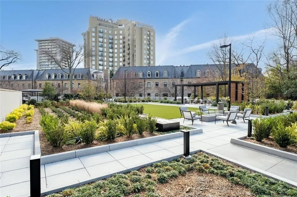 2660 Peachtree Road Nw Unit 9g, Atlanta, Georgia 30305, 2 Bedrooms Bedrooms, 0 ,2 BathroomsBathrooms,Residential,For Sale,2660 Peachtree Road Nw Unit 9g,7738641