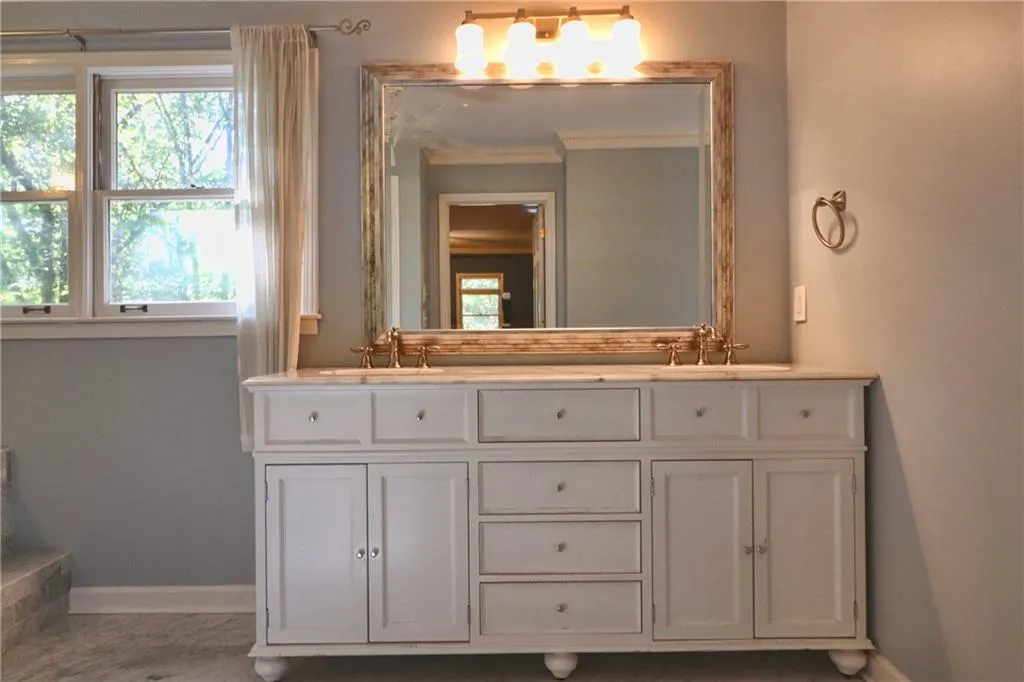 40 Serendipity Way, Sandy Springs, Georgia 30350, 4 Bedrooms Bedrooms, ,3 BathroomsBathrooms,Residential,Sold,40 Serendipity Way,6961516