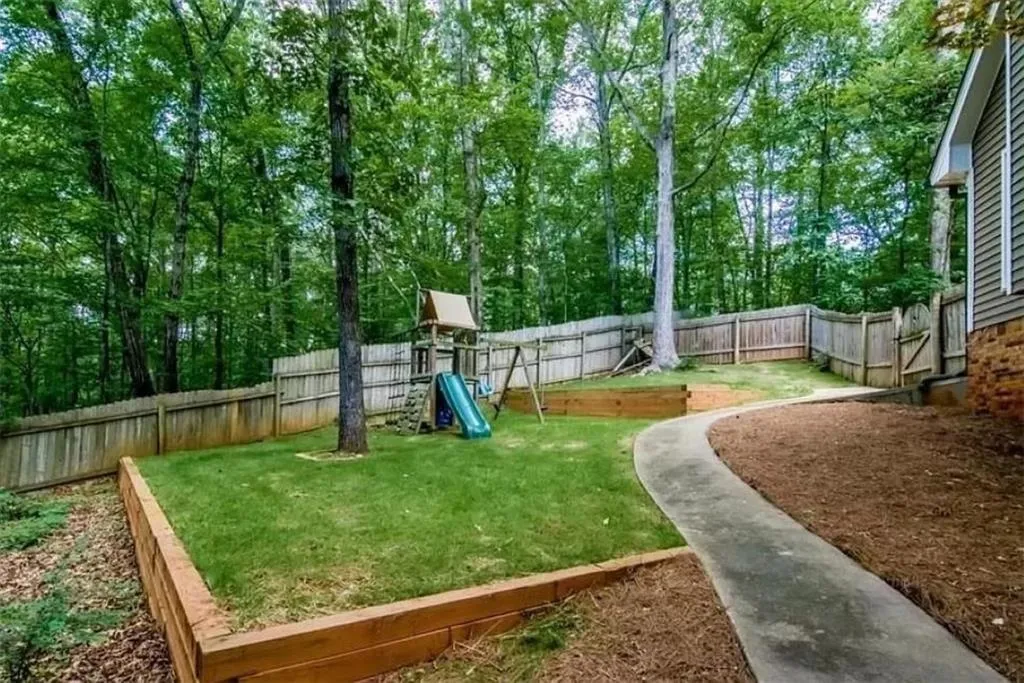 40 Serendipity Way, Sandy Springs, Georgia 30350, 4 Bedrooms Bedrooms, ,3 BathroomsBathrooms,Residential,Sold,40 Serendipity Way,6961516