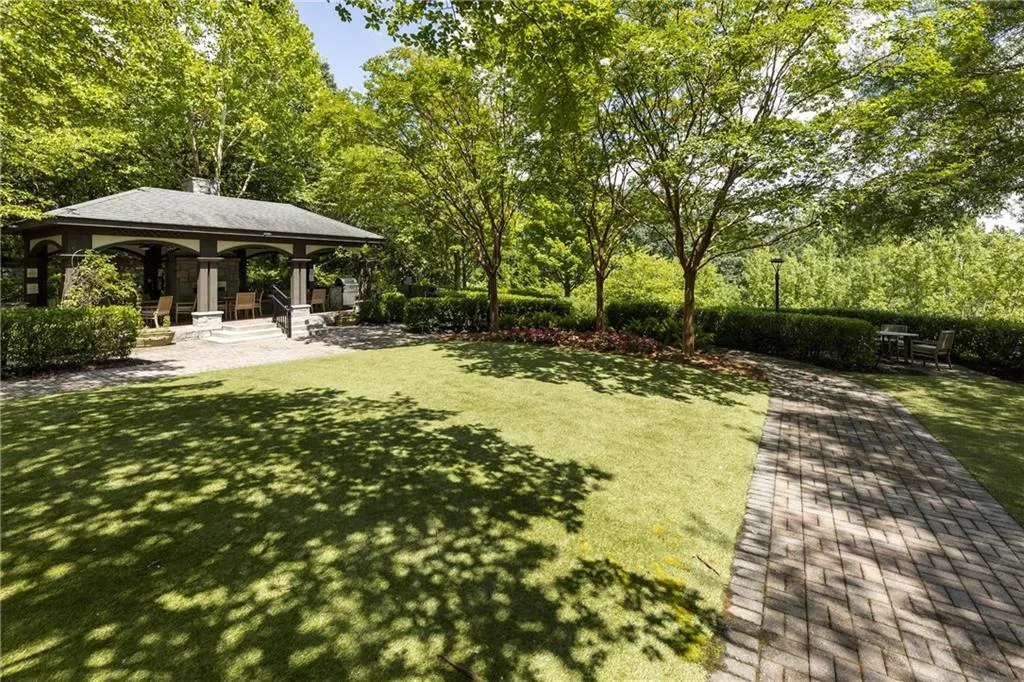 Beautiful green space on the same level as this unit is a bonus!
