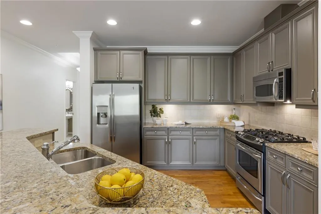 2950 Mount Wilkinson Parkway Se Unit 304, Atlanta, Georgia 30339, 2 Bedrooms Bedrooms, ,2 BathroomsBathrooms,Residential,For Sale,2950 Mount Wilkinson Parkway Se Unit 304,7617517